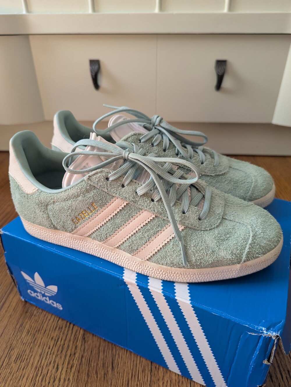 Like New adidas Gazelles Women’s - Mint Green/Cream